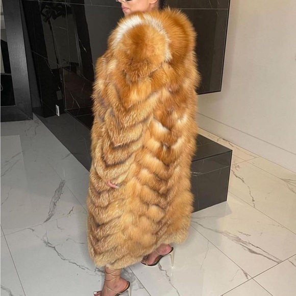 Full Length Brand New 2 in 1 Fox Coat & Vest - Picture 2 of 4